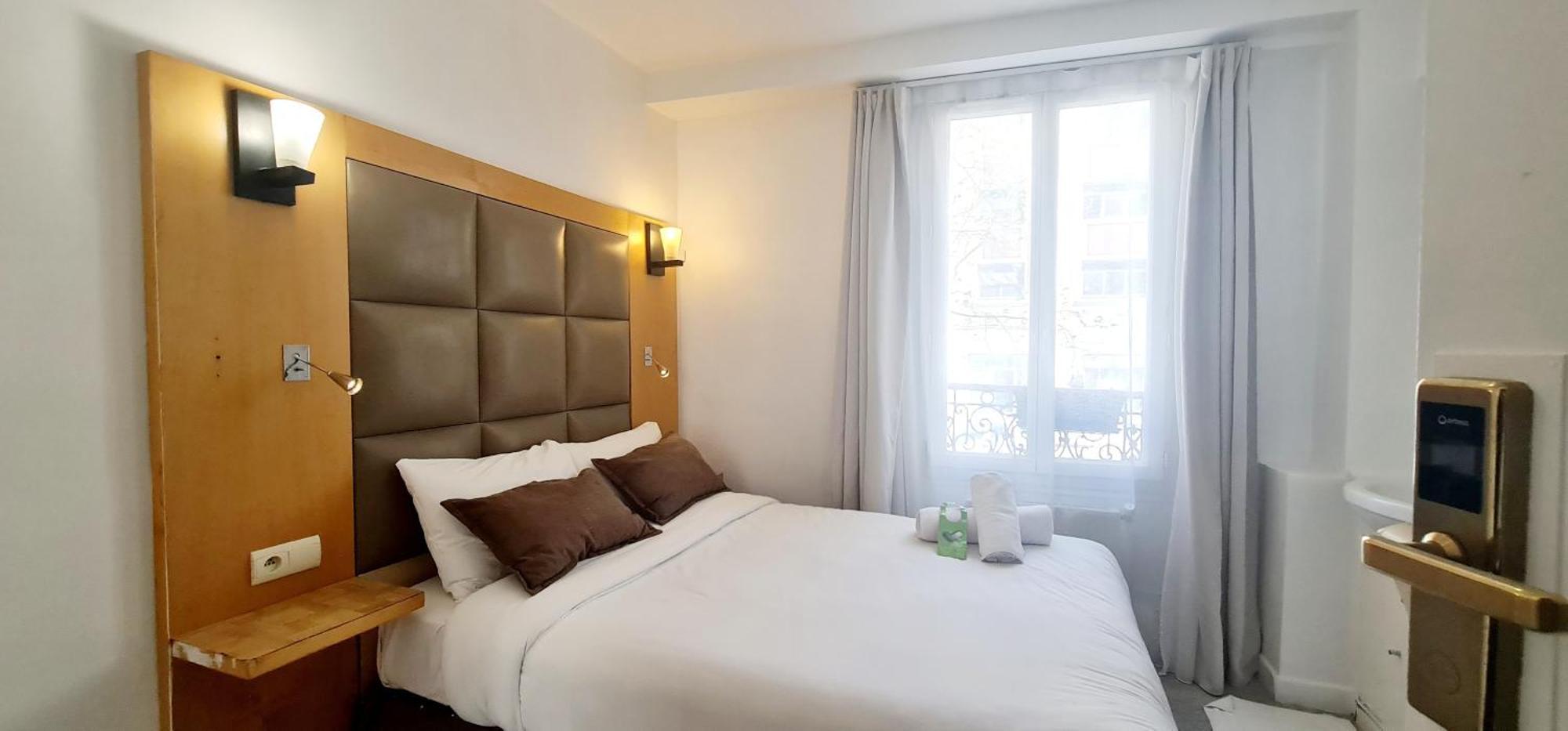 Hotel De France 18 Paris Exteriör bild